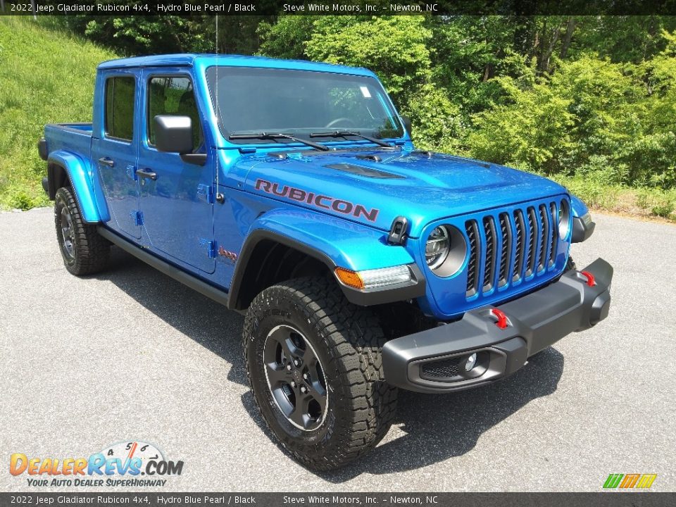 Front 3/4 View of 2022 Jeep Gladiator Rubicon 4x4 Photo #4