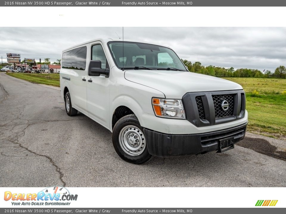 Front 3/4 View of 2016 Nissan NV 3500 HD S Passenger Photo #1