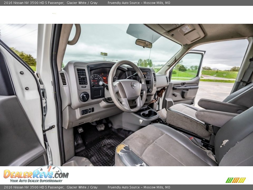 2016 Nissan NV 3500 HD S Passenger Glacier White / Gray Photo #19