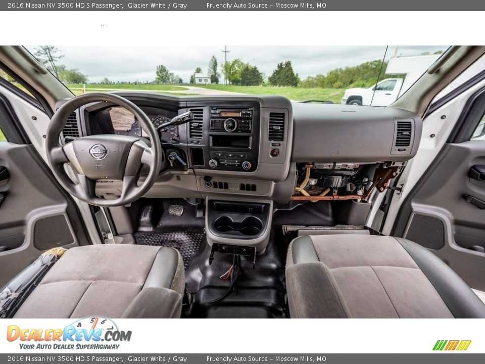 2016 Nissan NV 3500 HD S Passenger Glacier White / Gray Photo #24