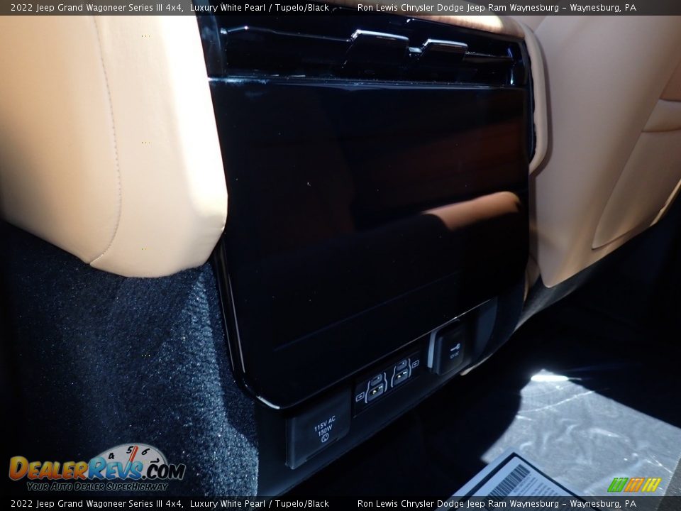 2022 Jeep Grand Wagoneer Series III 4x4 Luxury White Pearl / Tupelo/Black Photo #20