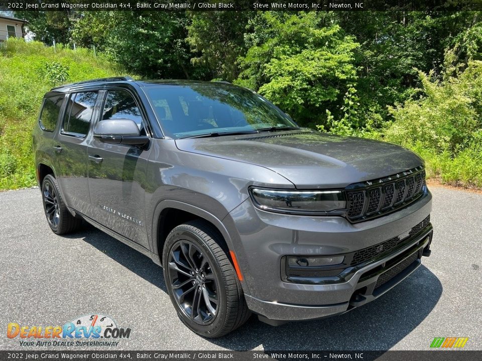 Front 3/4 View of 2022 Jeep Grand Wagoneer Obsidian 4x4 Photo #4