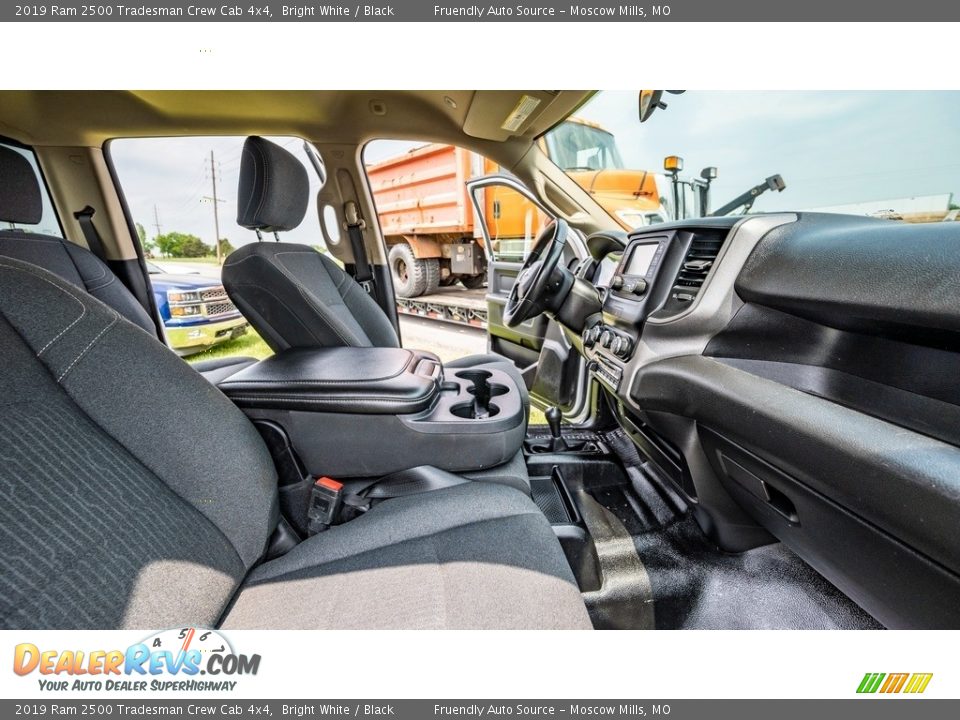 2019 Ram 2500 Tradesman Crew Cab 4x4 Bright White / Black Photo #24