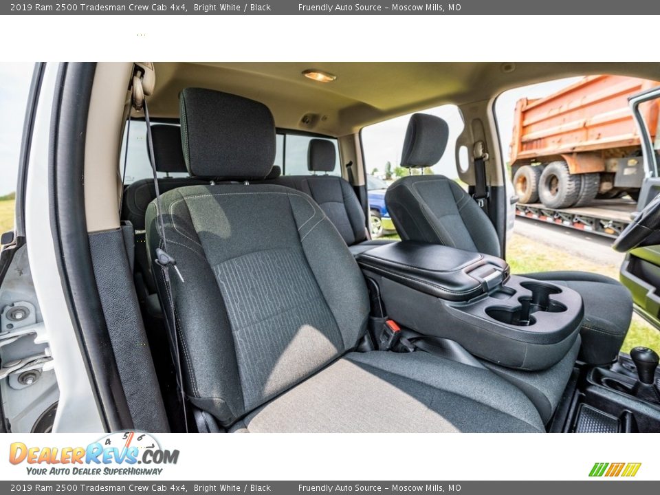 2019 Ram 2500 Tradesman Crew Cab 4x4 Bright White / Black Photo #25