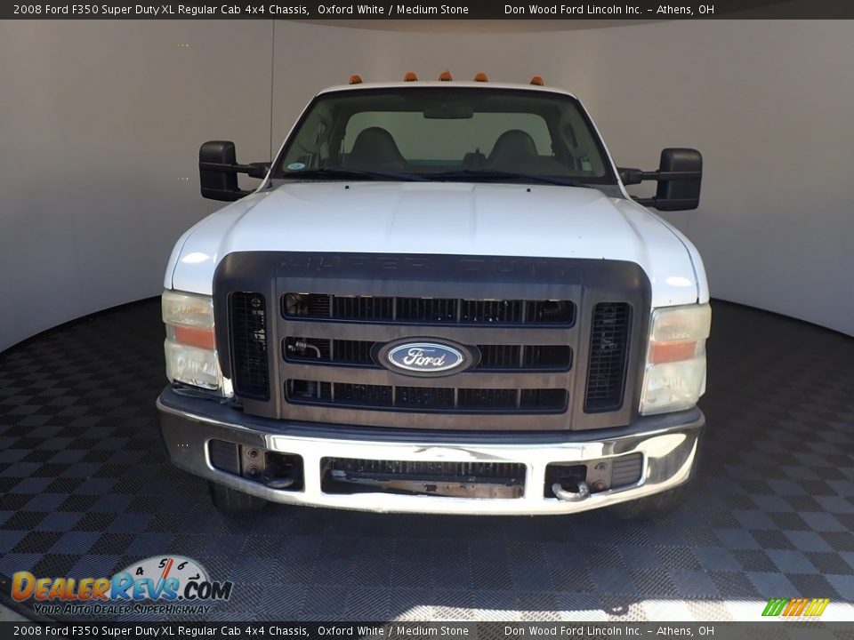 2008 Ford F350 Super Duty XL Regular Cab 4x4 Chassis Oxford White / Medium Stone Photo #5