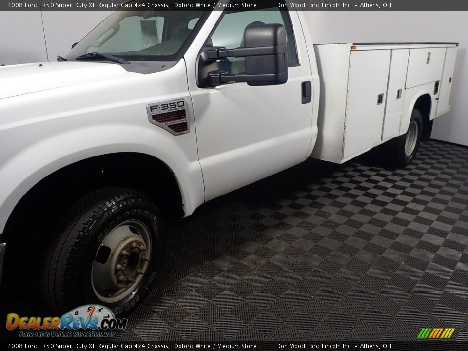 2008 Ford F350 Super Duty XL Regular Cab 4x4 Chassis Oxford White / Medium Stone Photo #10