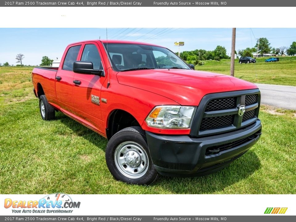 Front 3/4 View of 2017 Ram 2500 Tradesman Crew Cab 4x4 Photo #1