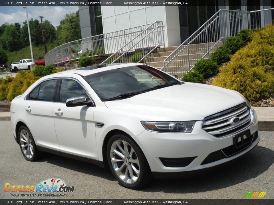 Front 3/4 View of 2016 Ford Taurus Limited AWD Photo #1