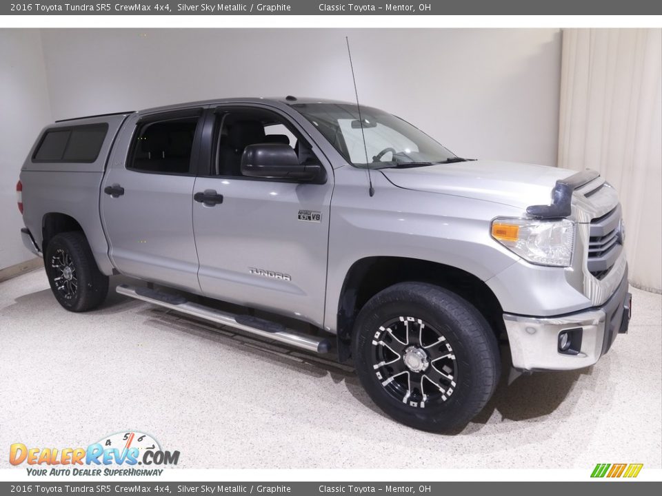 2016 Toyota Tundra SR5 CrewMax 4x4 Silver Sky Metallic / Graphite Photo #1