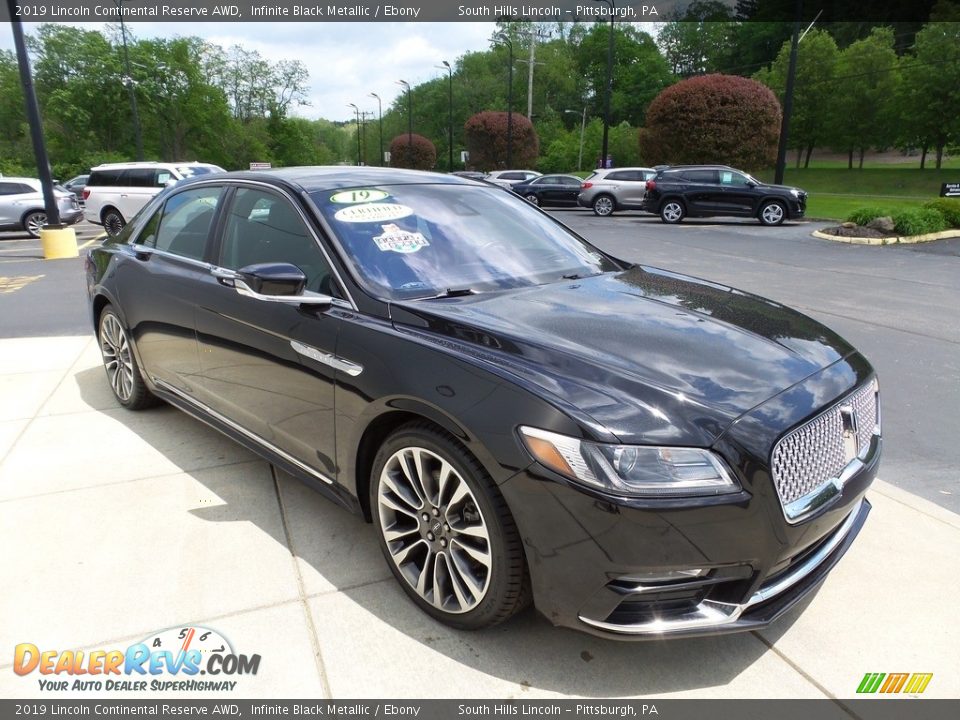 Front 3/4 View of 2019 Lincoln Continental Reserve AWD Photo #8