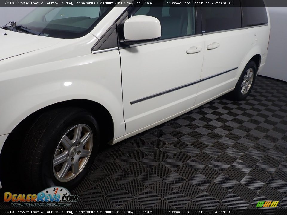 2010 Chrysler Town & Country Touring Stone White / Medium Slate Gray/Light Shale Photo #8