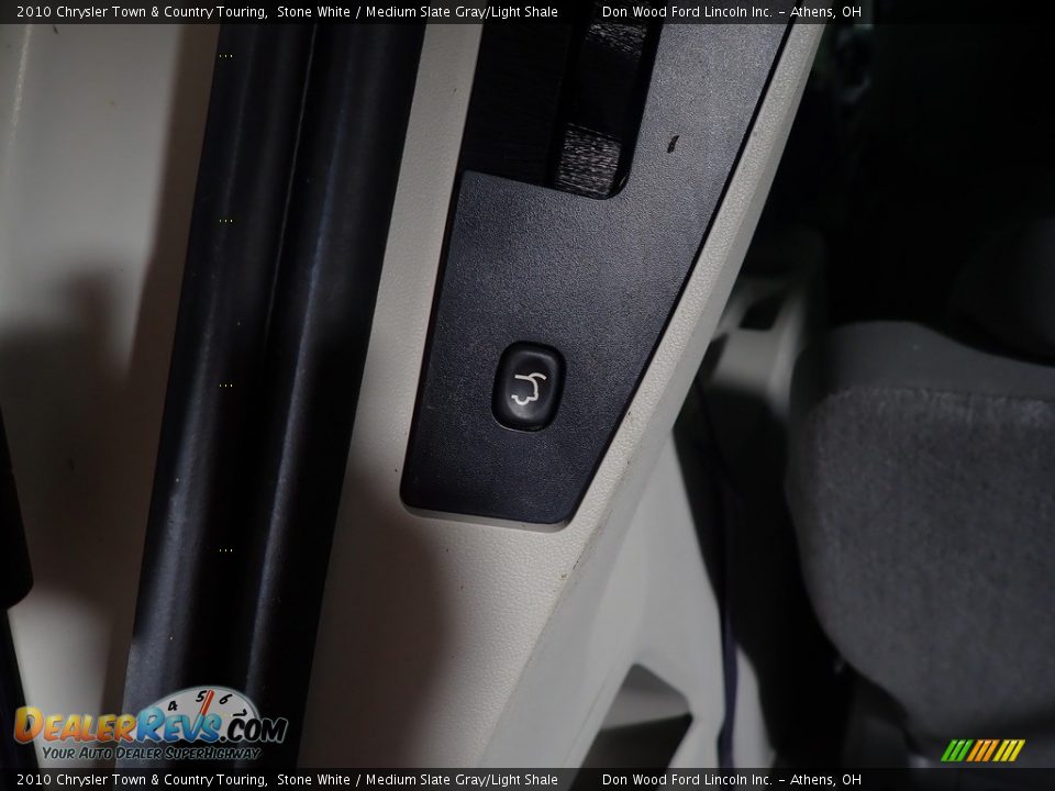 2010 Chrysler Town & Country Touring Stone White / Medium Slate Gray/Light Shale Photo #12