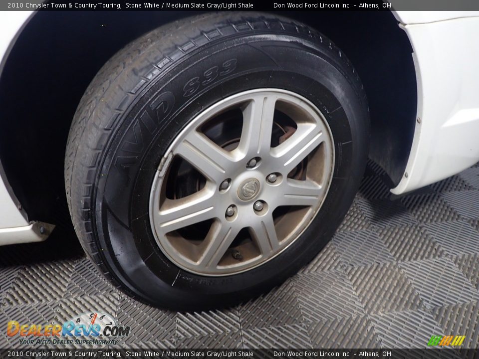 2010 Chrysler Town & Country Touring Stone White / Medium Slate Gray/Light Shale Photo #19