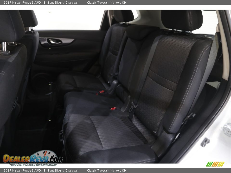 2017 Nissan Rogue S AWD Brilliant Silver / Charcoal Photo #16