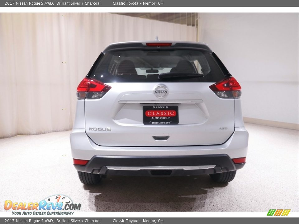 2017 Nissan Rogue S AWD Brilliant Silver / Charcoal Photo #17