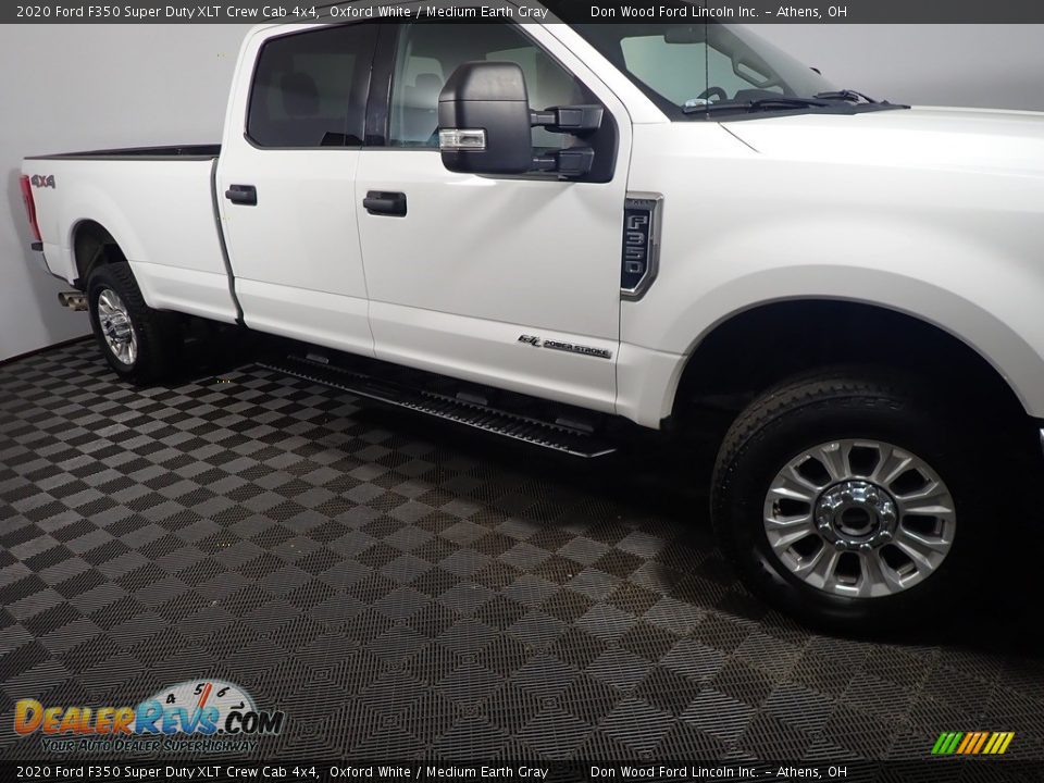 2020 Ford F350 Super Duty XLT Crew Cab 4x4 Oxford White / Medium Earth Gray Photo #4
