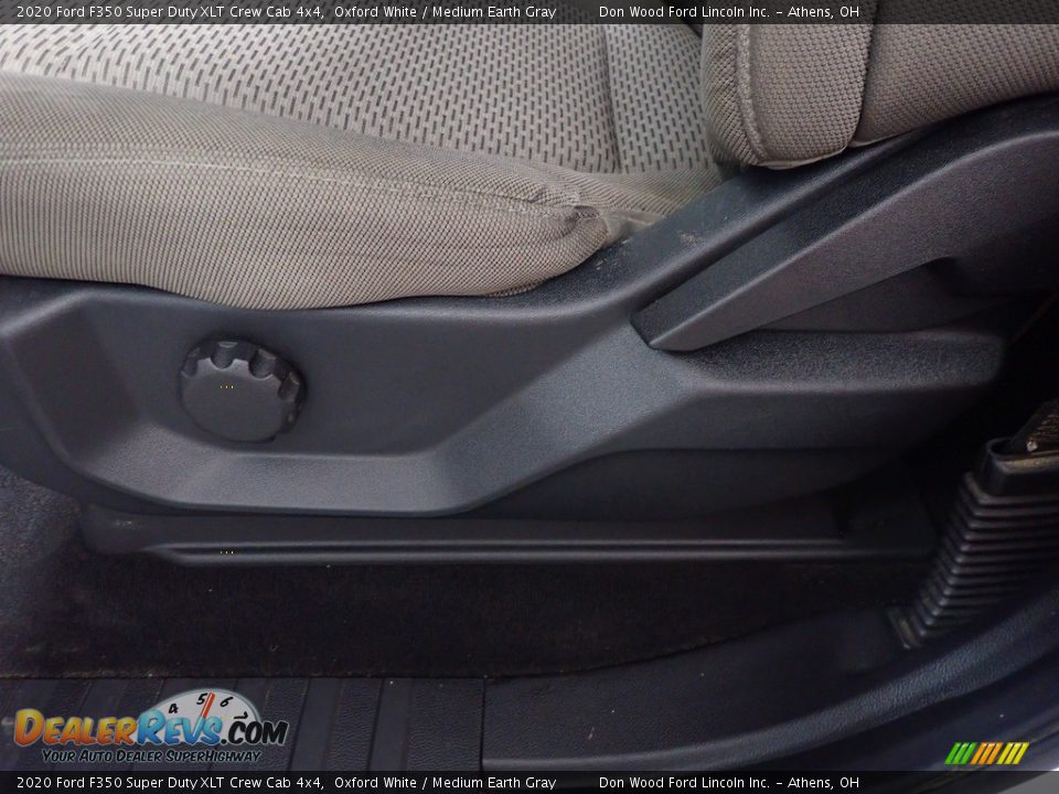 2020 Ford F350 Super Duty XLT Crew Cab 4x4 Oxford White / Medium Earth Gray Photo #19