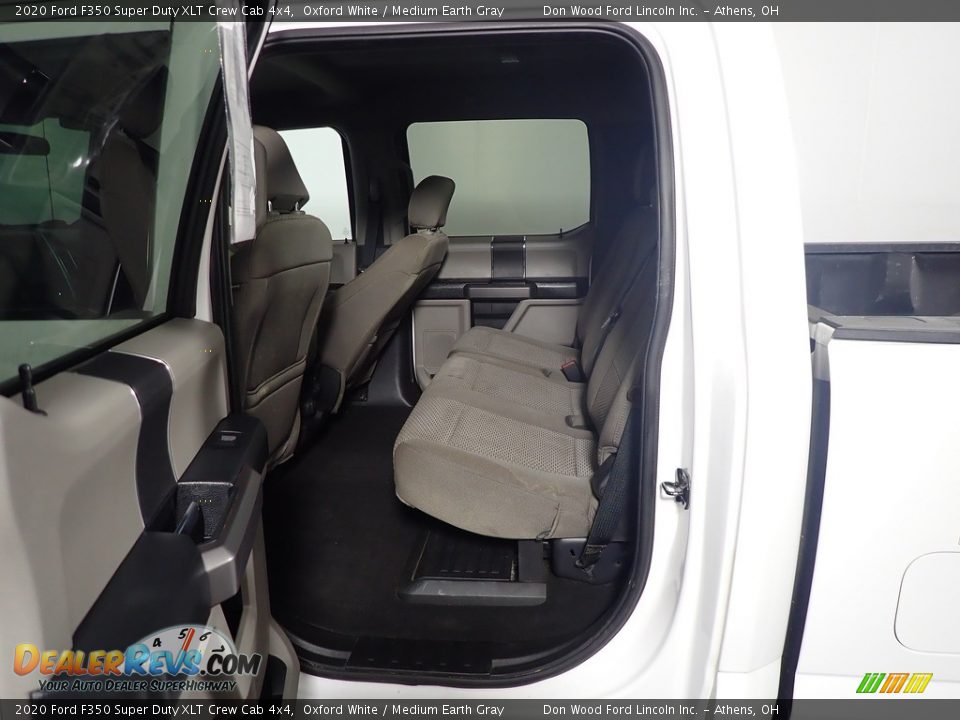 2020 Ford F350 Super Duty XLT Crew Cab 4x4 Oxford White / Medium Earth Gray Photo #32