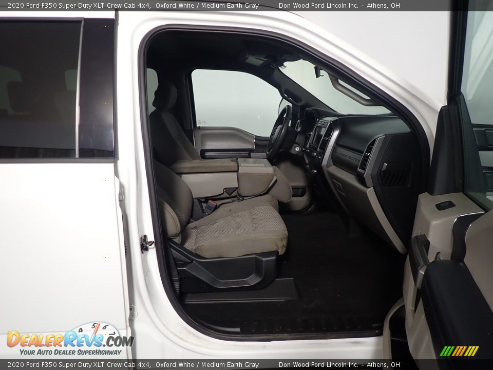 2020 Ford F350 Super Duty XLT Crew Cab 4x4 Oxford White / Medium Earth Gray Photo #36