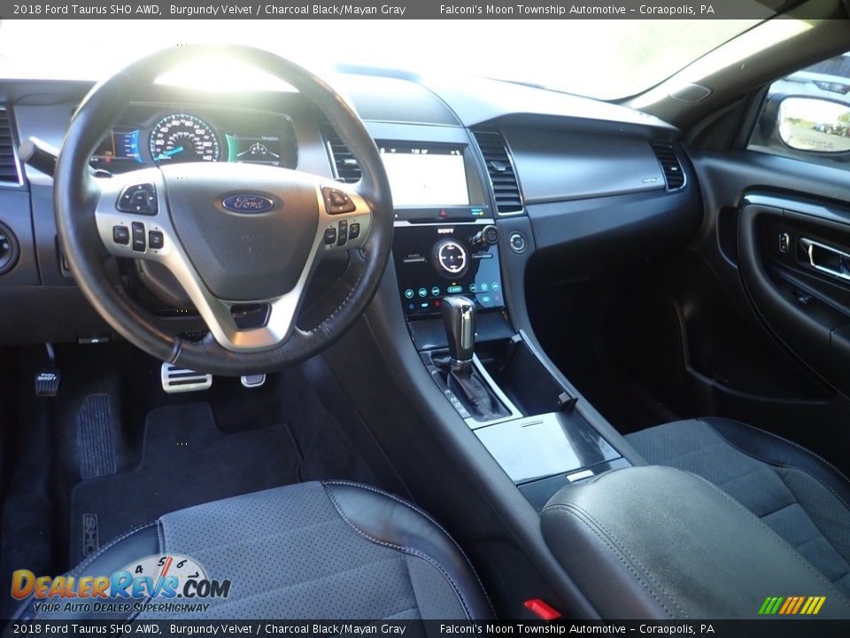 Front Seat of 2018 Ford Taurus SHO AWD Photo #19