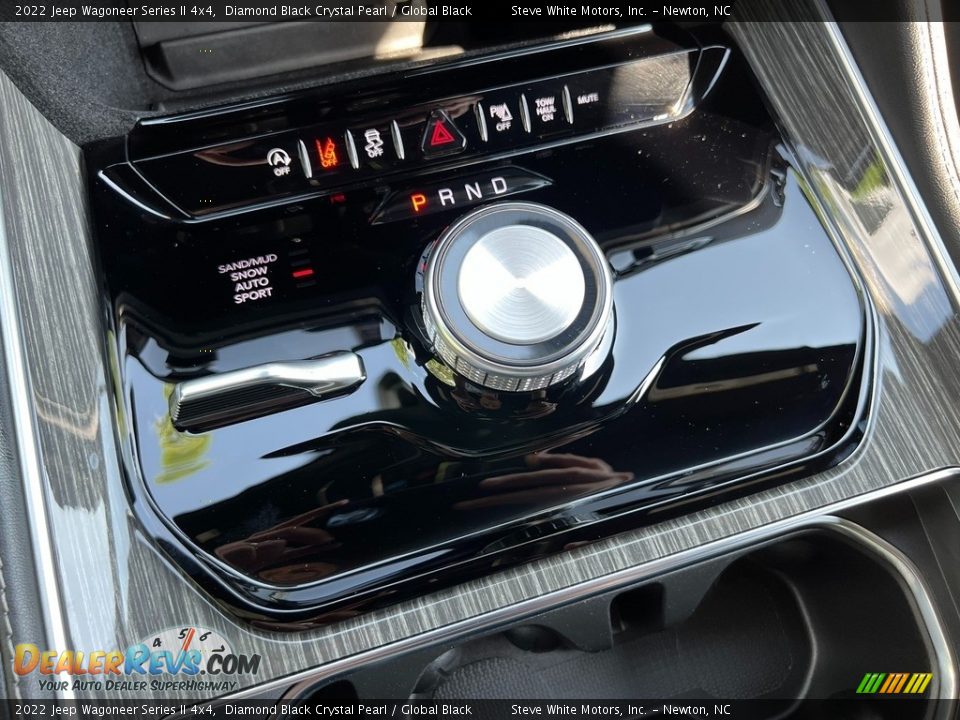 2022 Jeep Wagoneer Series II 4x4 Shifter Photo #32