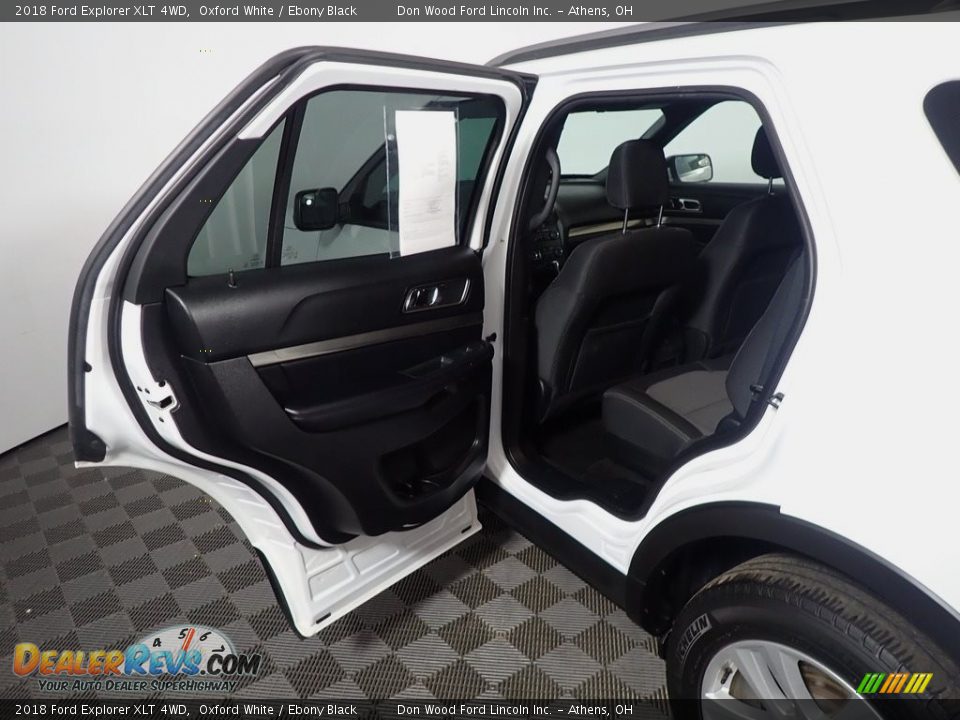 2018 Ford Explorer XLT 4WD Oxford White / Ebony Black Photo #35