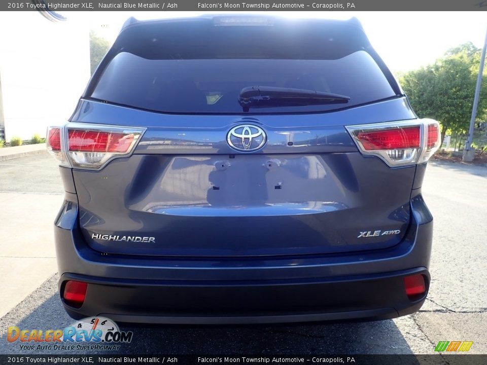 2016 Toyota Highlander XLE Nautical Blue Metallic / Ash Photo #3