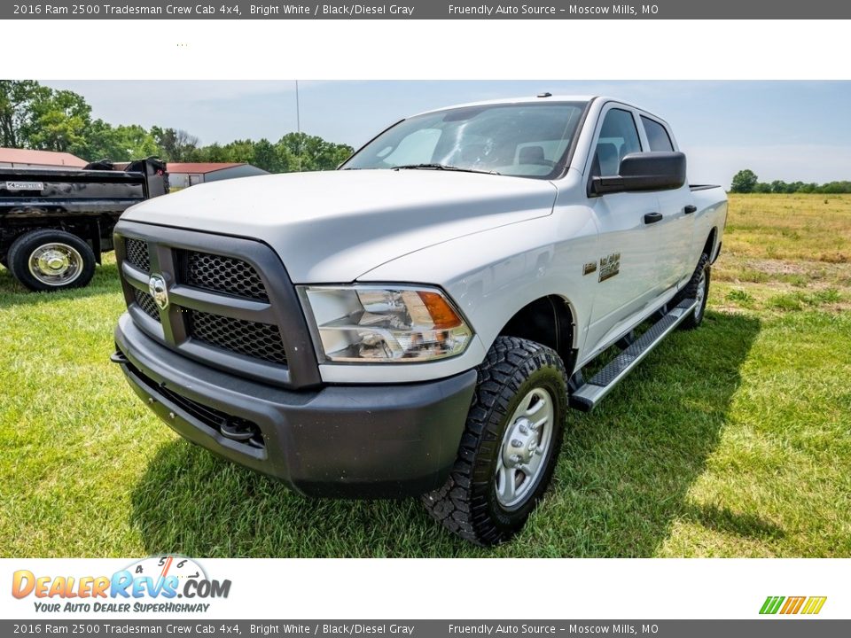 2016 Ram 2500 Tradesman Crew Cab 4x4 Bright White / Black/Diesel Gray Photo #8