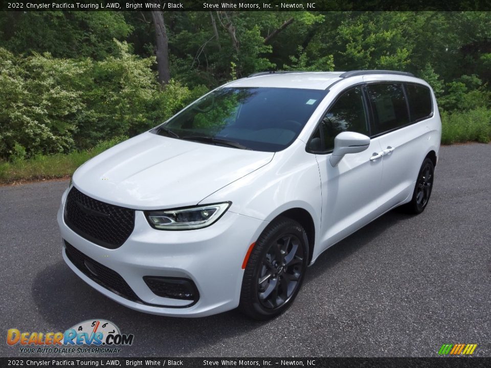 2022 Chrysler Pacifica Touring L AWD Bright White / Black Photo #2