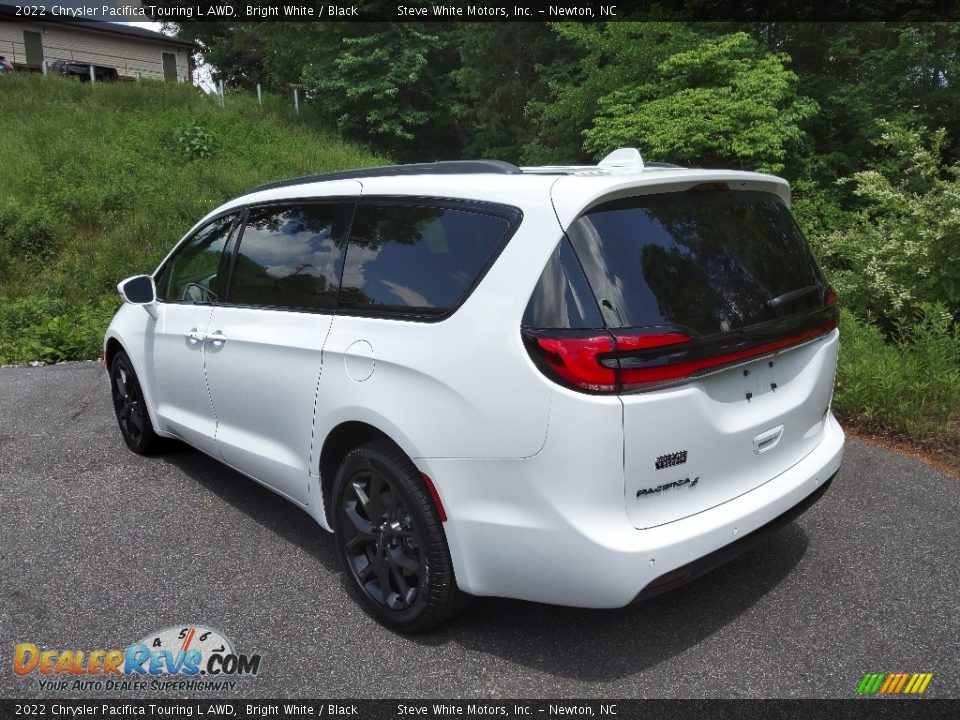 2022 Chrysler Pacifica Touring L AWD Bright White / Black Photo #8