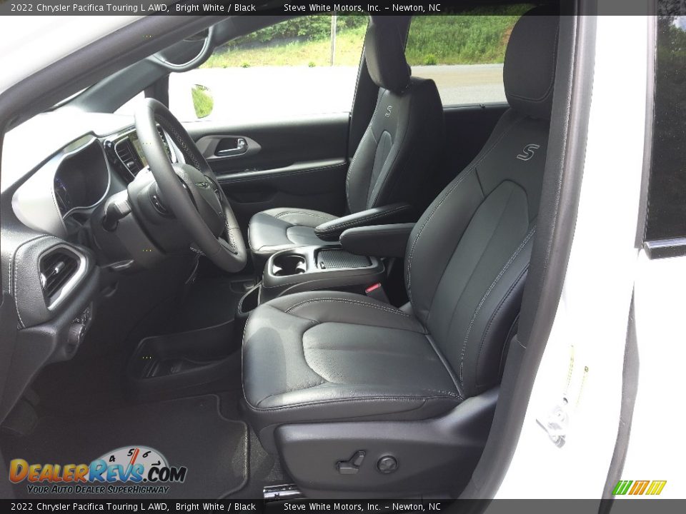 Front Seat of 2022 Chrysler Pacifica Touring L AWD Photo #10