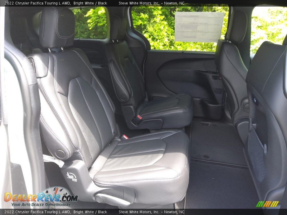 Rear Seat of 2022 Chrysler Pacifica Touring L AWD Photo #16