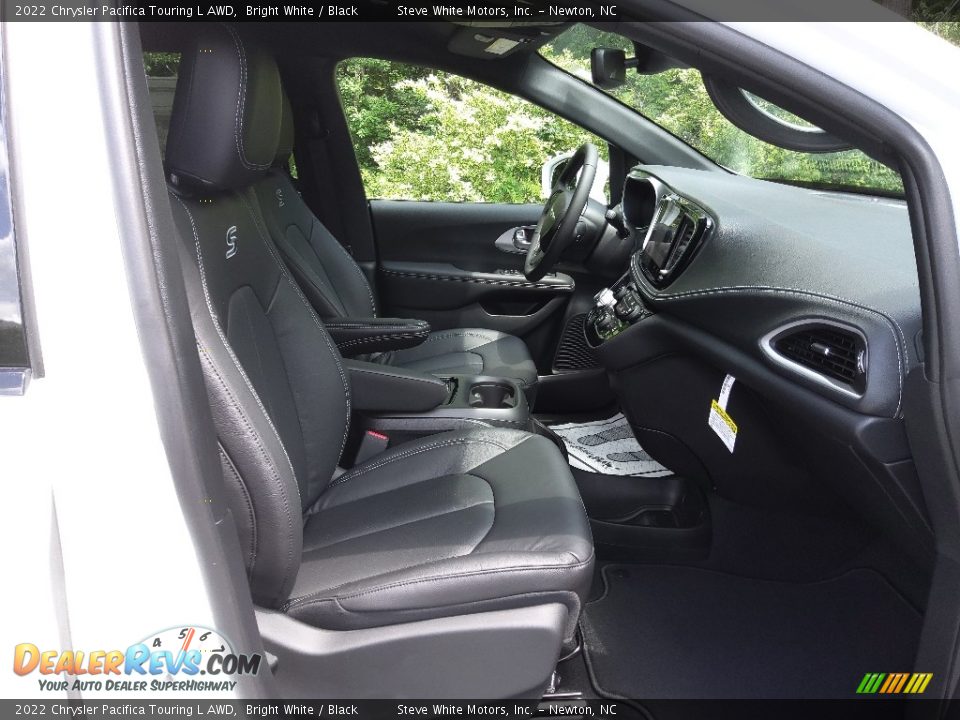 Front Seat of 2022 Chrysler Pacifica Touring L AWD Photo #17