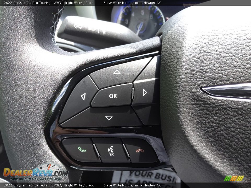 2022 Chrysler Pacifica Touring L AWD Steering Wheel Photo #19