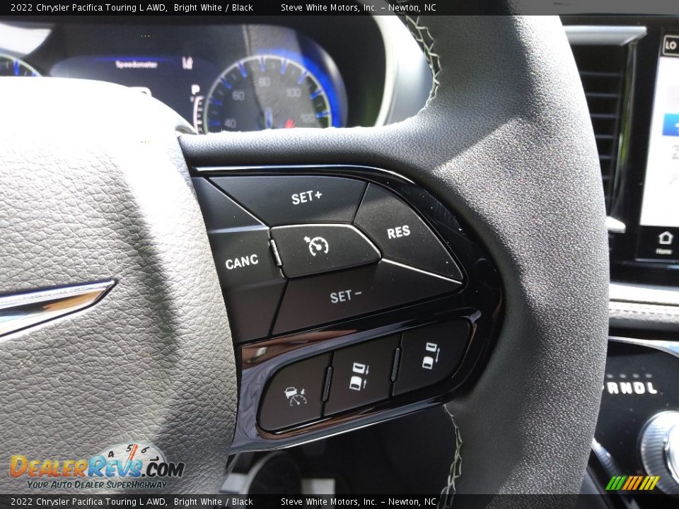 2022 Chrysler Pacifica Touring L AWD Steering Wheel Photo #20