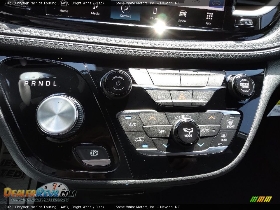 Controls of 2022 Chrysler Pacifica Touring L AWD Photo #25