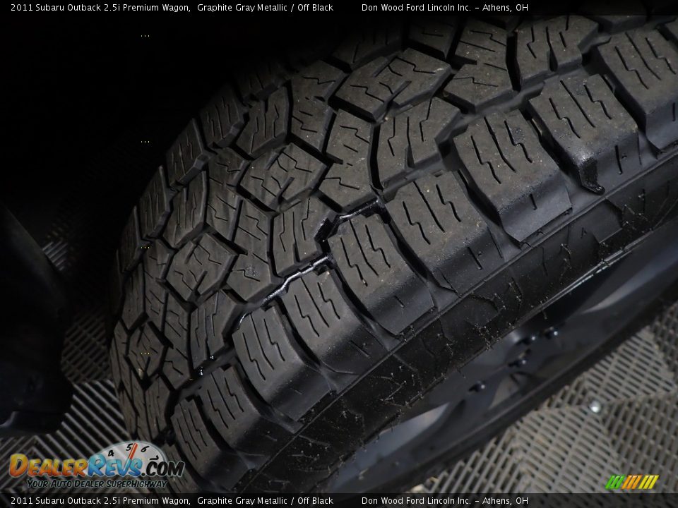 2011 Subaru Outback 2.5i Premium Wagon Graphite Gray Metallic / Off Black Photo #19