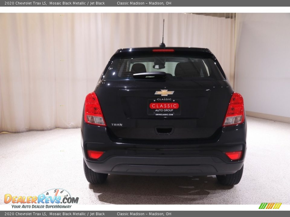 2020 Chevrolet Trax LS Mosaic Black Metallic / Jet Black Photo #17