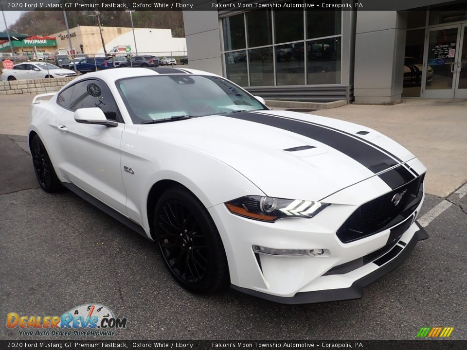 Front 3/4 View of 2020 Ford Mustang GT Premium Fastback Photo #8