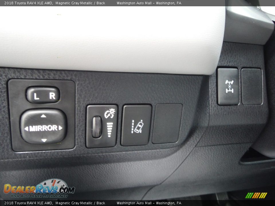 2018 Toyota RAV4 XLE AWD Magnetic Gray Metallic / Black Photo #16