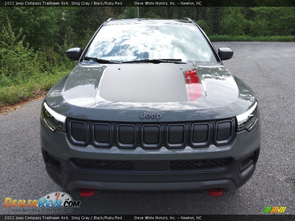 2022 Jeep Compass Trailhawk 4x4 Sting Gray / Black/Ruby Red Photo #3