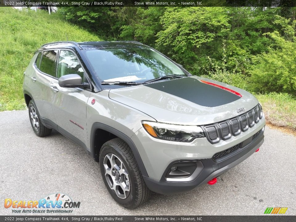 Front 3/4 View of 2022 Jeep Compass Trailhawk 4x4 Photo #4