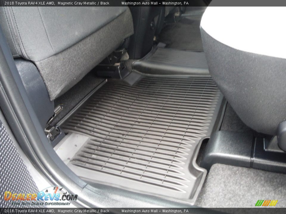 2018 Toyota RAV4 XLE AWD Magnetic Gray Metallic / Black Photo #31