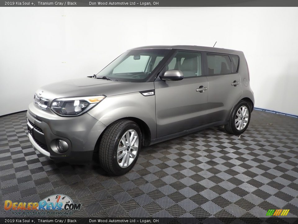 Front 3/4 View of 2019 Kia Soul + Photo #5