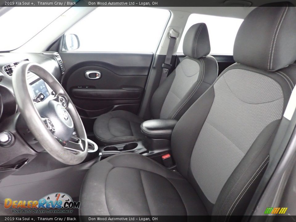 Front Seat of 2019 Kia Soul + Photo #15