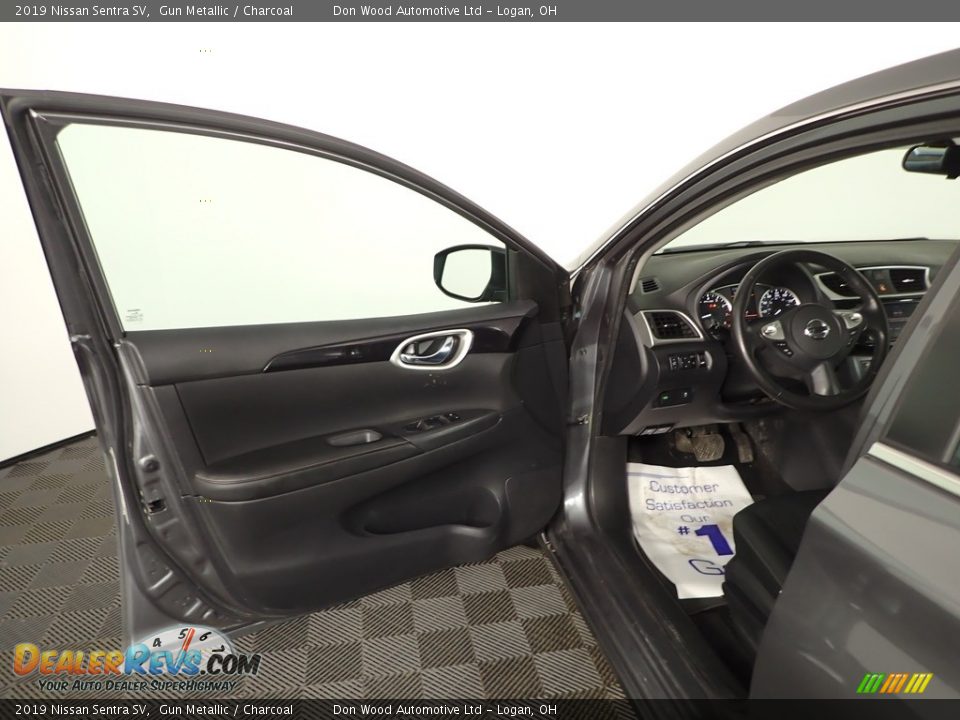 2019 Nissan Sentra SV Gun Metallic / Charcoal Photo #12
