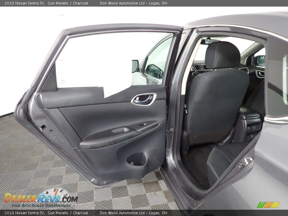 2019 Nissan Sentra SV Gun Metallic / Charcoal Photo #23