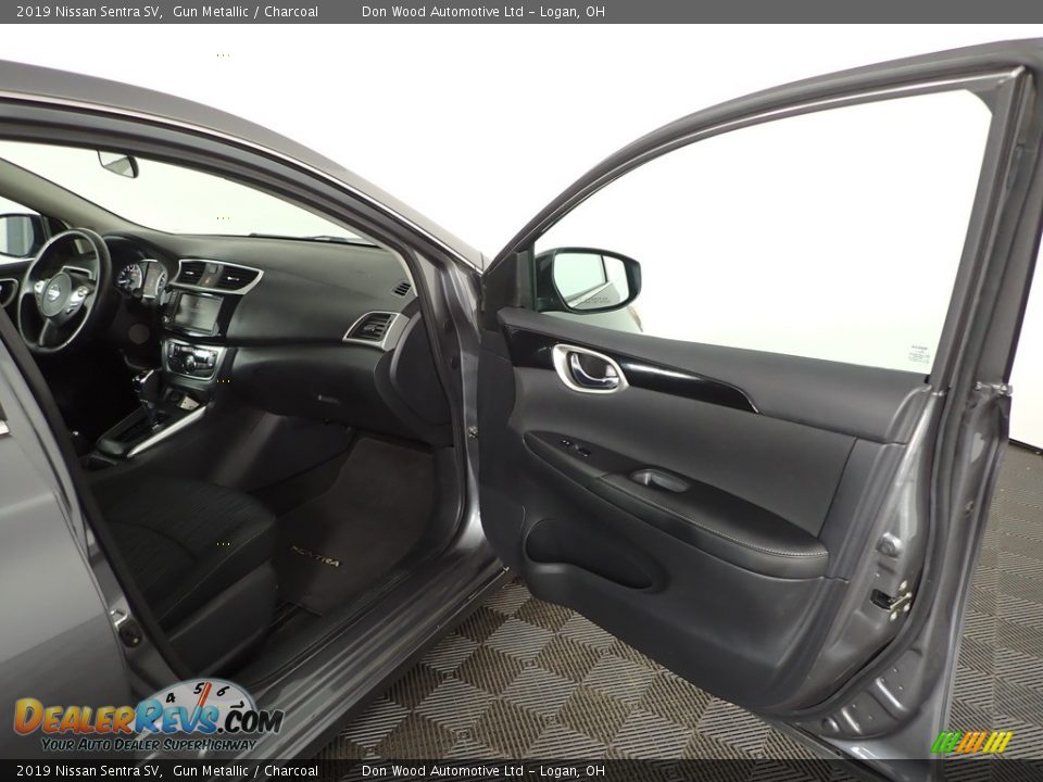 2019 Nissan Sentra SV Gun Metallic / Charcoal Photo #26