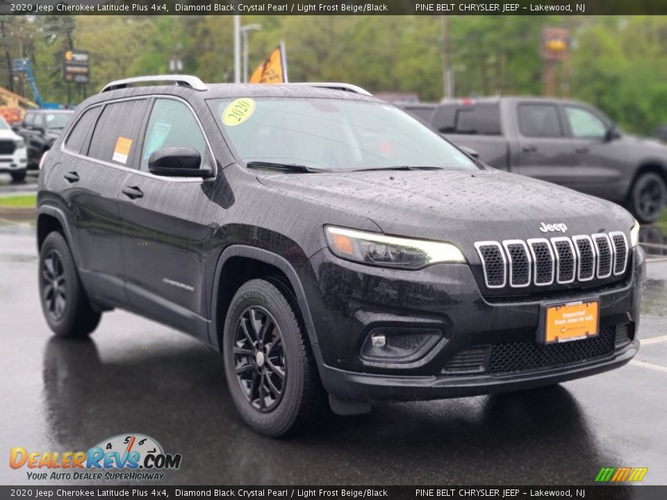 Front 3/4 View of 2020 Jeep Cherokee Latitude Plus 4x4 Photo #22
