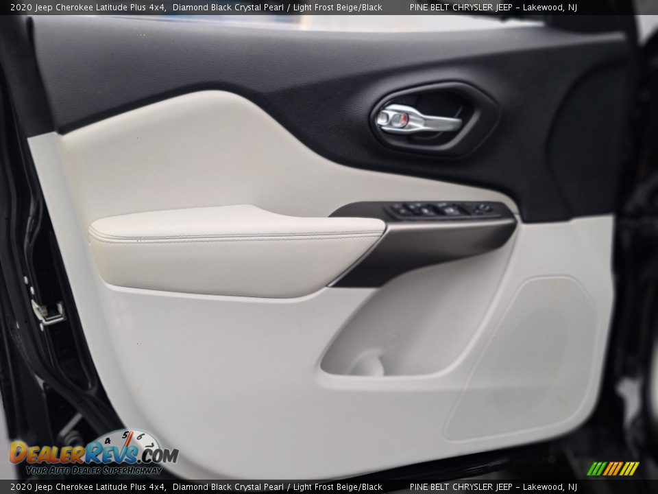 Door Panel of 2020 Jeep Cherokee Latitude Plus 4x4 Photo #30